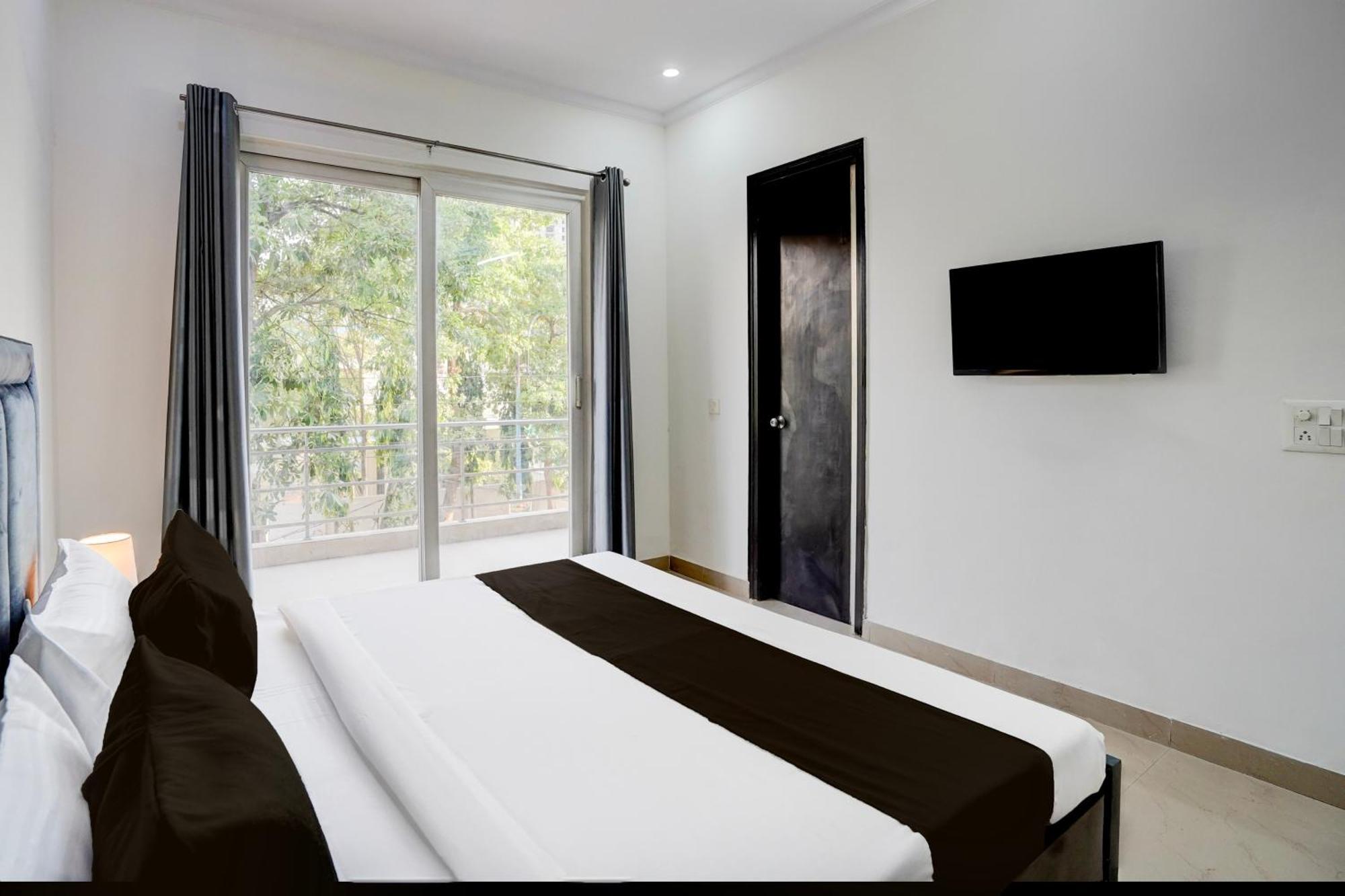 Super Townhouse Sector 53 Golf Course Road Leilighet Gurgaon Eksteriør bilde