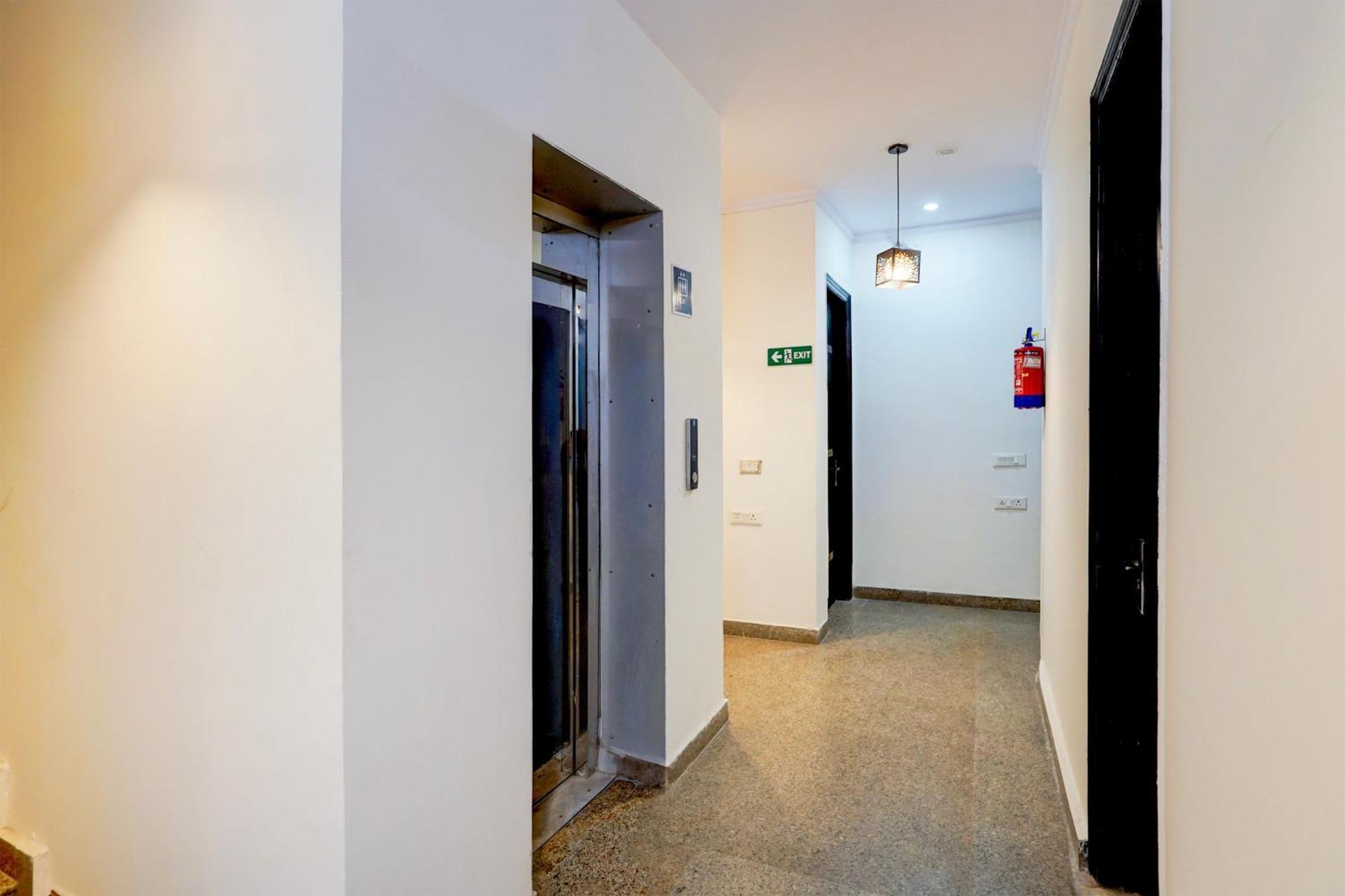 Super Townhouse Sector 53 Golf Course Road Leilighet Gurgaon Eksteriør bilde
