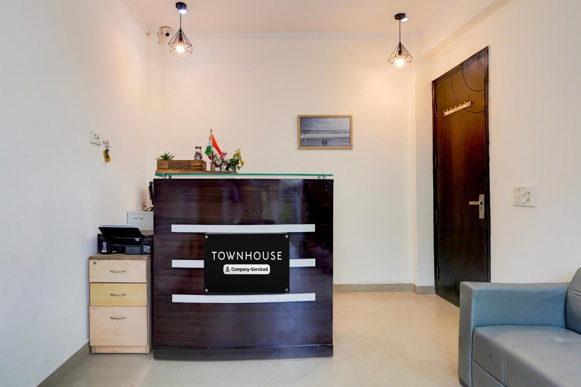 Super Townhouse Sector 53 Golf Course Road Leilighet Gurgaon Eksteriør bilde